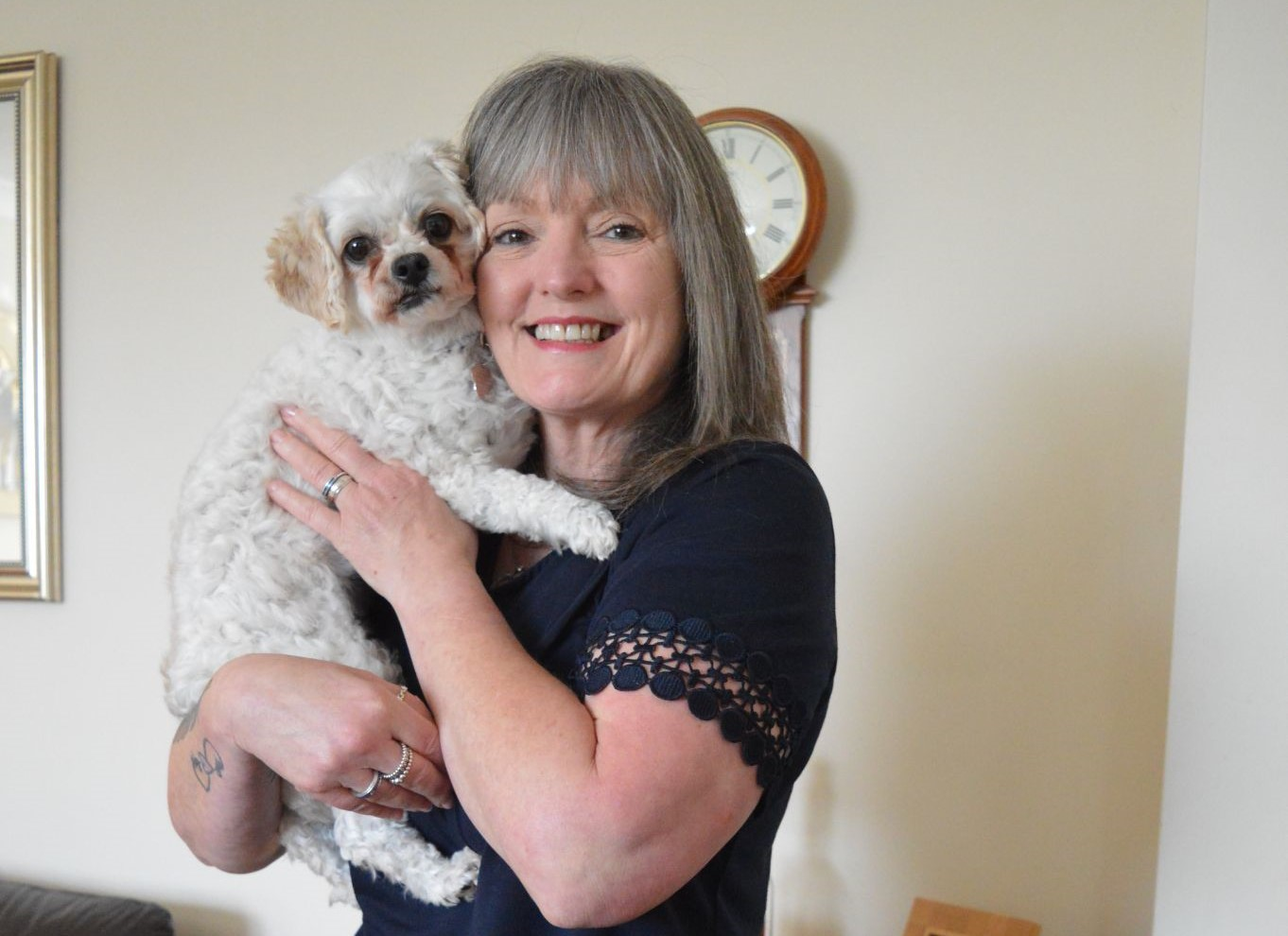 Jayne with 'Ruby Bish Fingers' (Photo: RSPCA Cymru/Supplied)